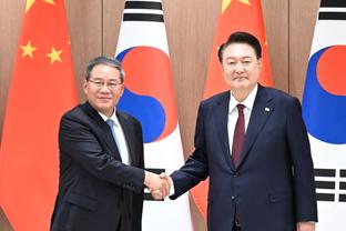 Hoàng Thiện Hồng, chủ soái đội tuyển bóng đá nam Hàn Quốc, quyên góp 40 triệu won để xây dựng trung tâm bóng đá Hàn Quốc